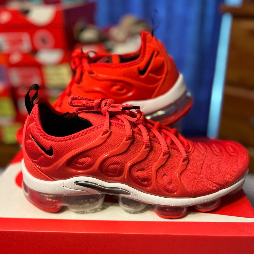 Nike Air VaporMax Plus "Chile Red/Black" Women's Running Shoe